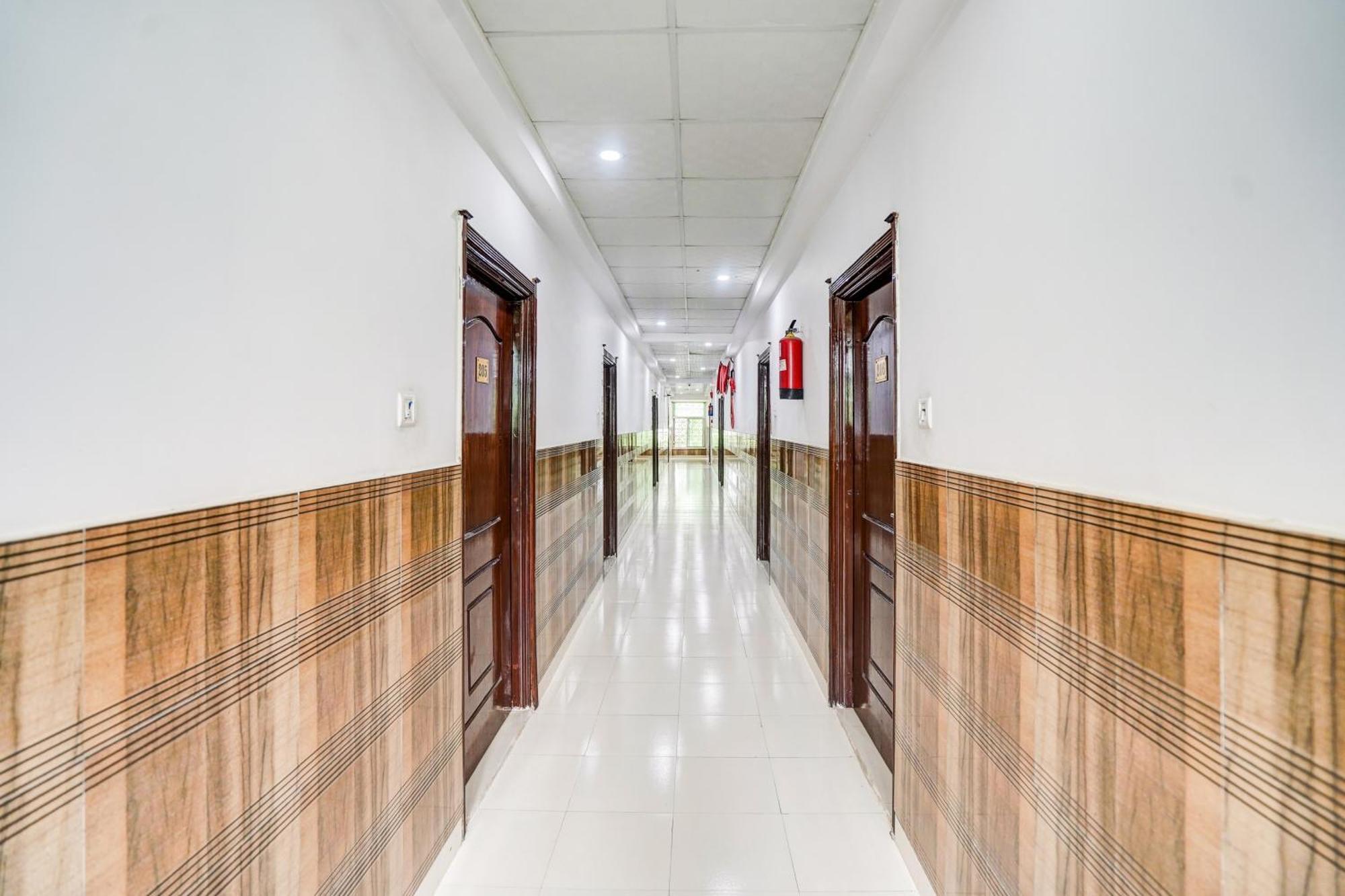 Super Hotel O Sgpgi Bijnaur Dış mekan fotoğraf