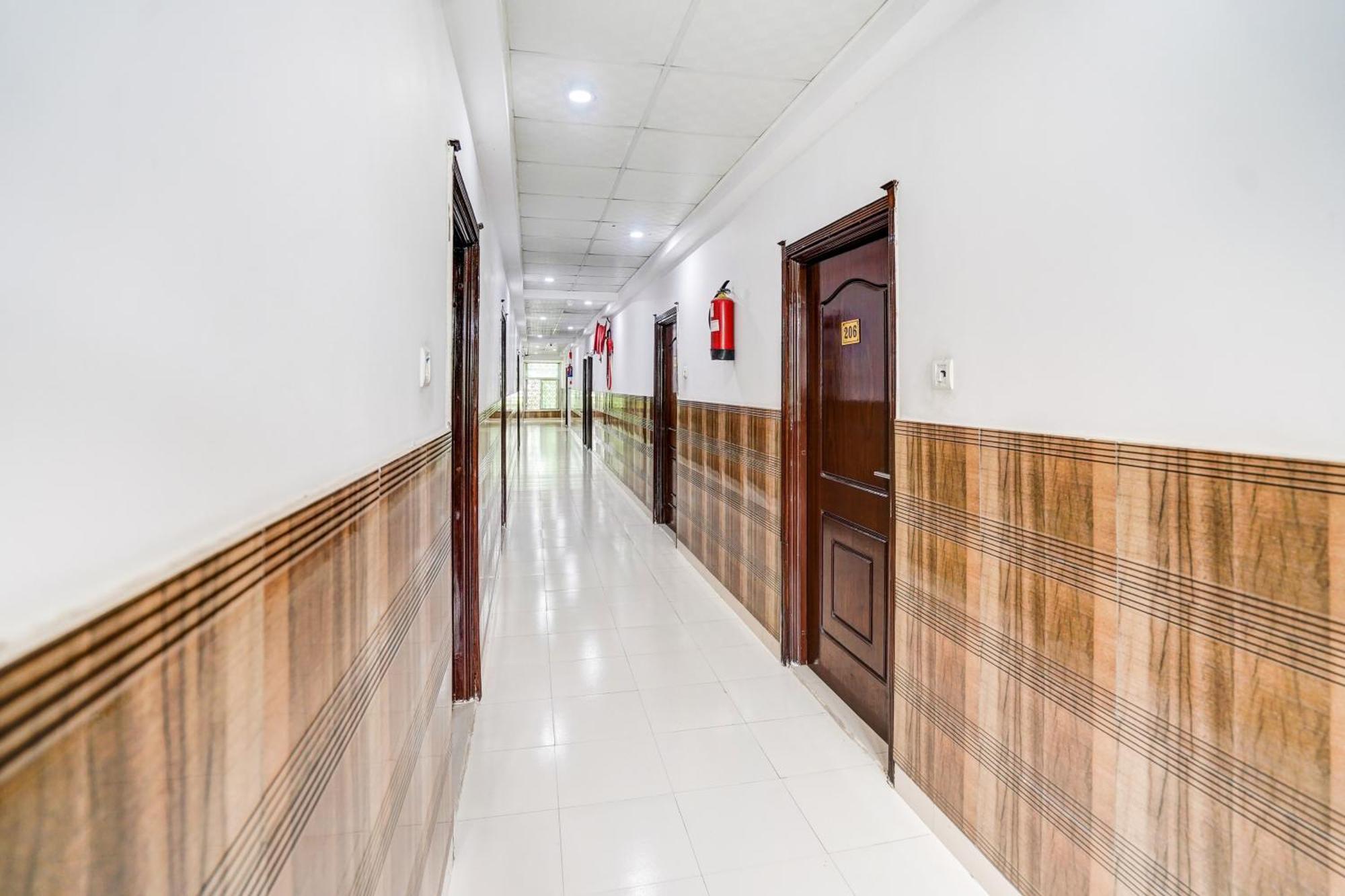 Super Hotel O Sgpgi Bijnaur Dış mekan fotoğraf