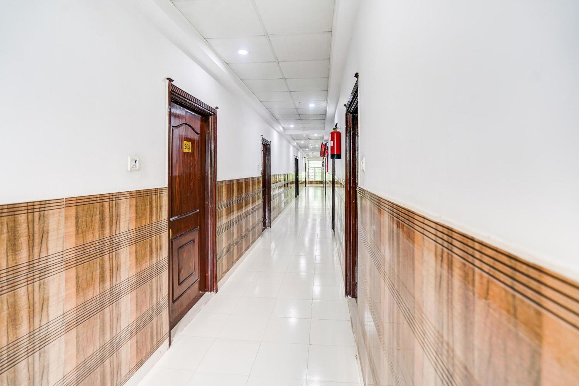 Super Hotel O Sgpgi Bijnaur Dış mekan fotoğraf